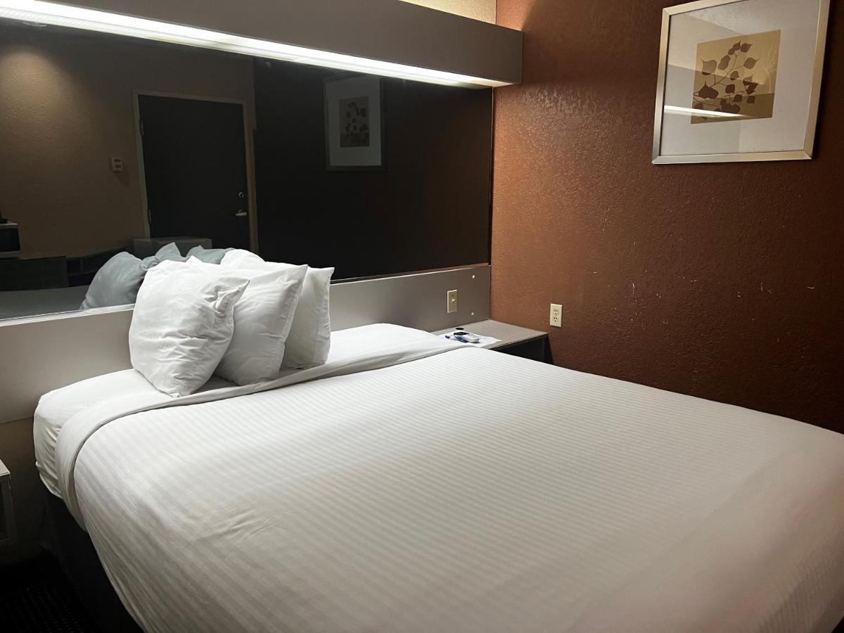 Nassau Bay Microtel Inn & Suites By Wyndham Houston/Webster/Nasa/Clearlake מראה חיצוני תמונה