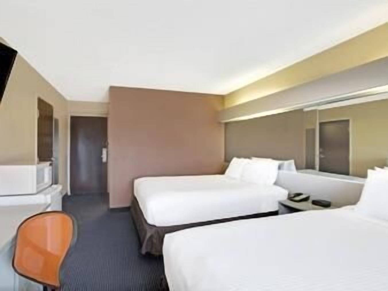 Nassau Bay Microtel Inn & Suites By Wyndham Houston/Webster/Nasa/Clearlake מראה חיצוני תמונה