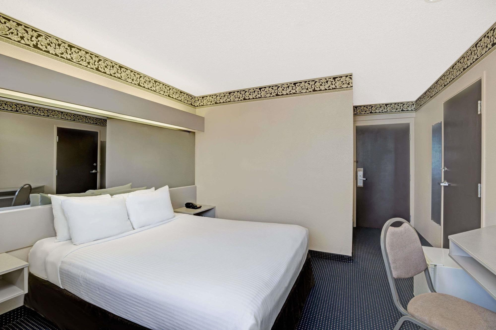 Nassau Bay Microtel Inn & Suites By Wyndham Houston/Webster/Nasa/Clearlake מראה חיצוני תמונה